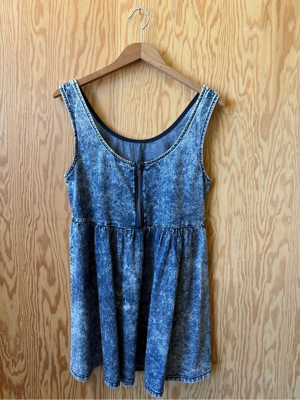 Women’s Acid Wash Denim-Look Sleeveless Dress /top